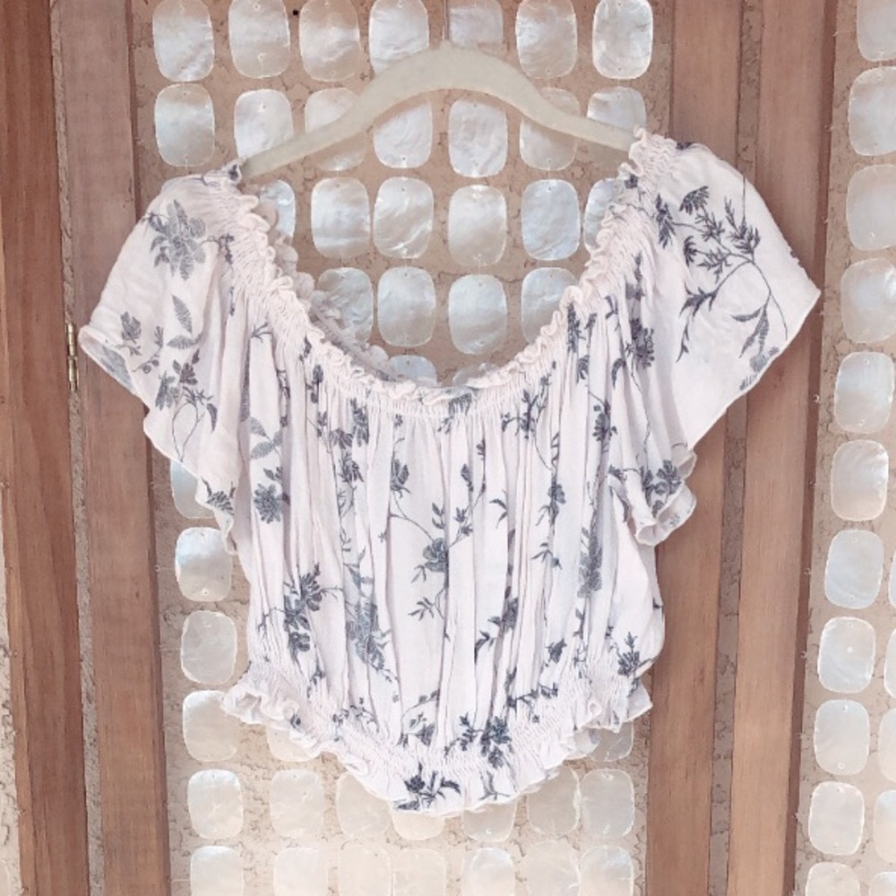 OFF THE SHOULDER CROP🐚